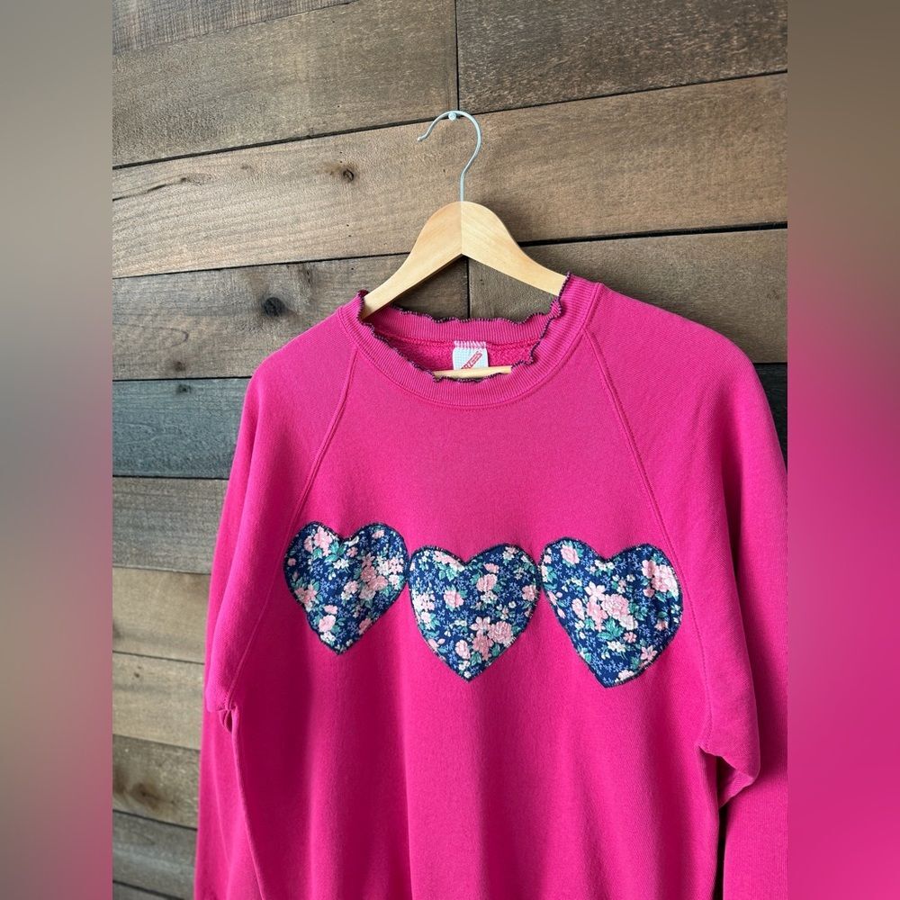 Vintage Handmade Pink Heart Sweatshirt Floral Appliqué Cozy Fleece - Picture 7 of 10